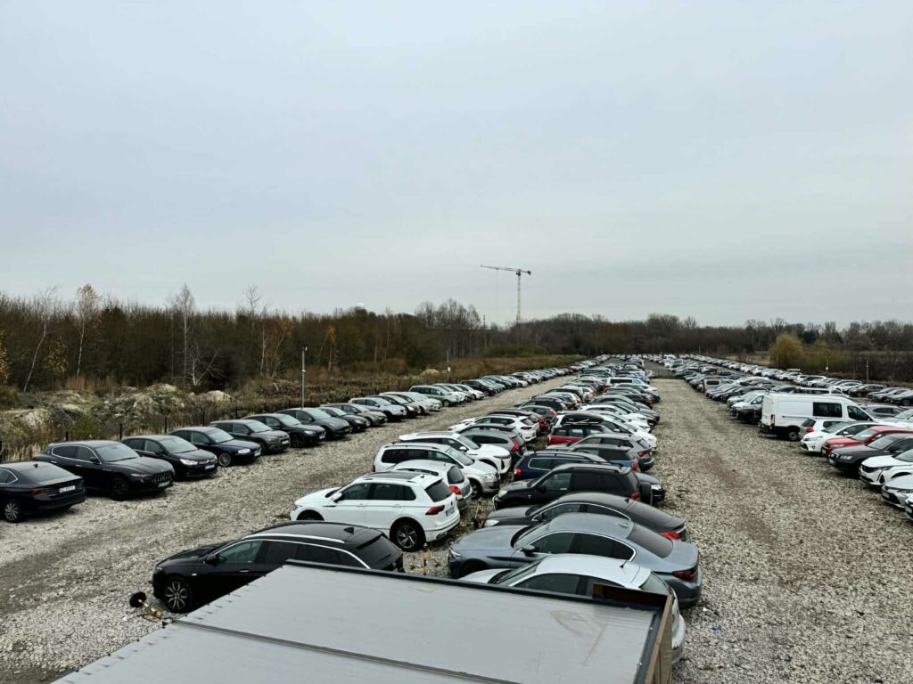 Home parking-lotnisko-okecie-skyway