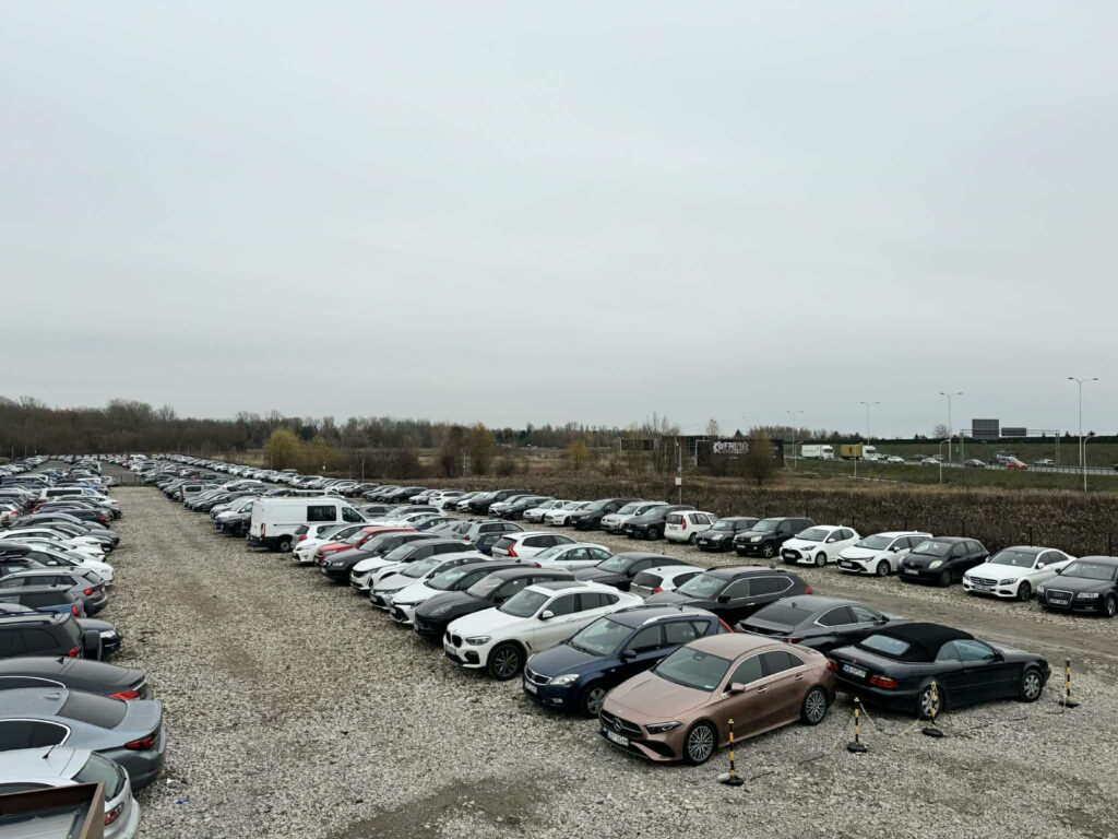 Home parking-lotnisko-warszawa-skyway